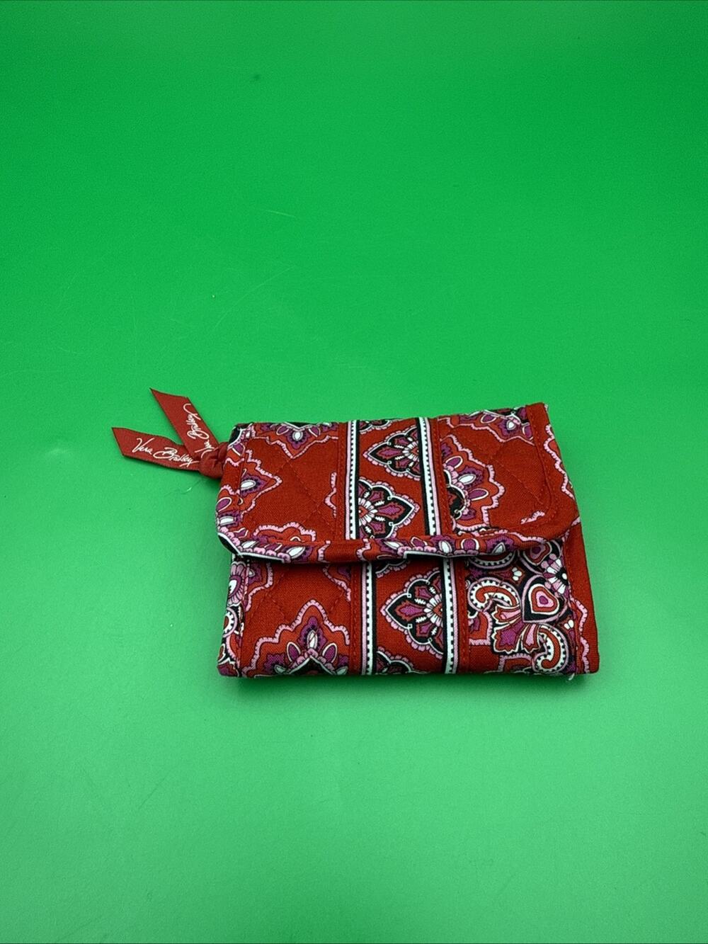 Vera Bradley Trifold wallet Frankly Scarlet Red Paisley Quilted Retired EUC